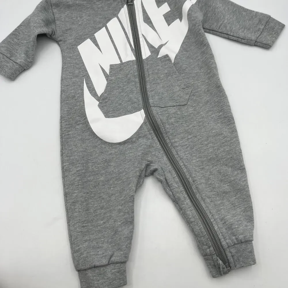 Nike Jump Suit Babies Size 6M Casual Jump Suit Grey Heather White Logo